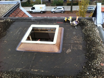 Plaatsen van lichtkoepel op een plat dak - Reneparatie